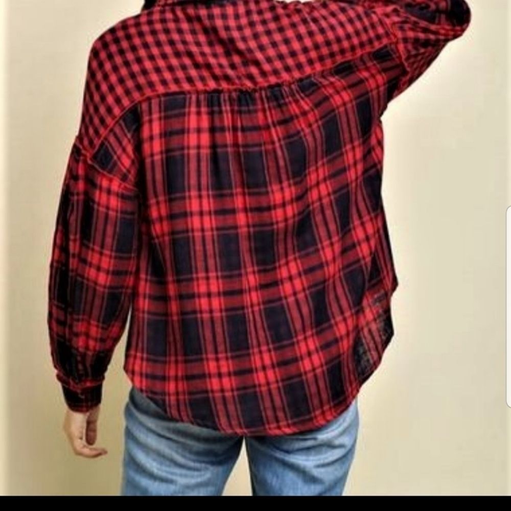 Umgee Plaid long sleeve top- Size Small - Picture 3 of 4